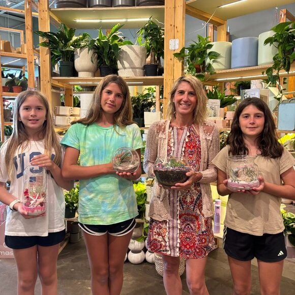 LYNN - MEET YOUR POSHER - Picture 2 of 13